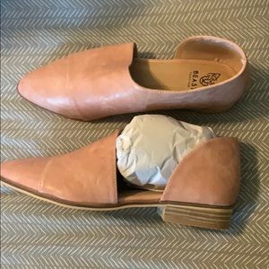 Brand new never worn pink flats